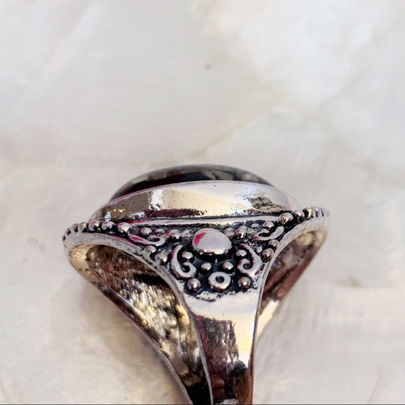 Silver Tone Faux Black Speckled Oval Stone Ring 8 - Picture 4 of 6